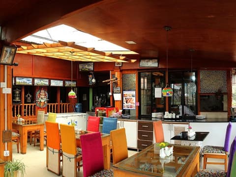 Shangri-la Boutique Hotel, 