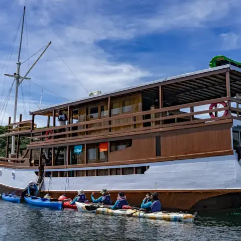 Bali, Lombok, Gili & Flores: The Island Sampler