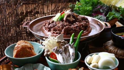 Uncover Korea: K Pop & Hanok Villages