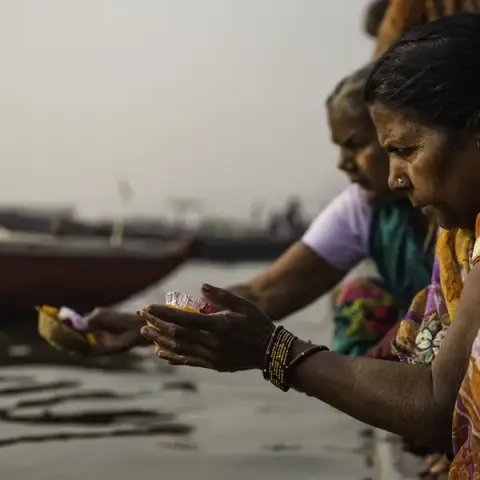 Varanasi to Kathmandu: Temples, Trails & Himalayan Hikes