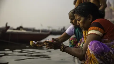 Varanasi to Kathmandu: Temples, Trails & Himalayan Hikes