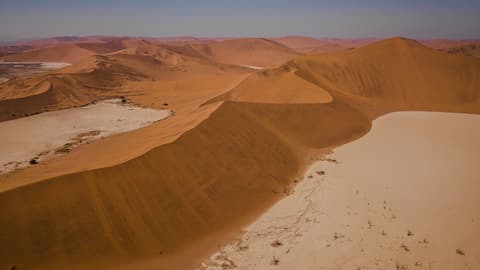 Southern Africa Southbound: Dunes, Deltas & Falls