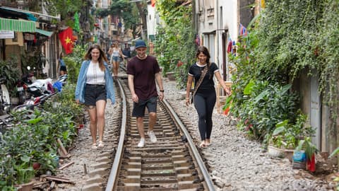 Hanoi Escape: Night Life, City Vibes & Bia Hoi Corner