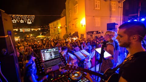 Total Europe: Austria, the Mediterranean & Ancient Athens