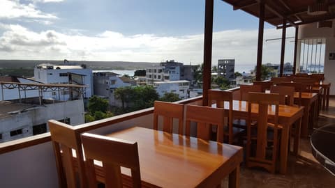 Gloria-Galápagos Inn, Undefined