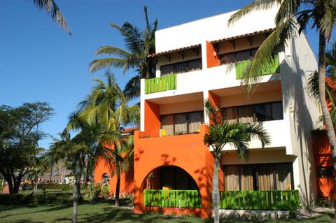 Hotel Brisas Santa Lucia, General view