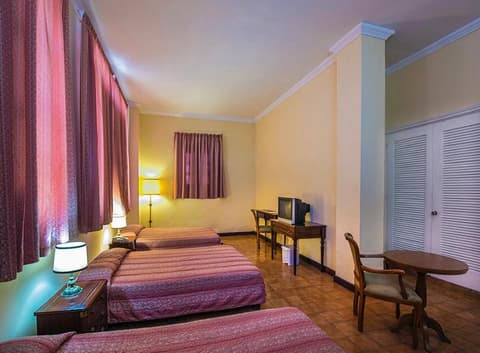 Hotel Plaza, General view