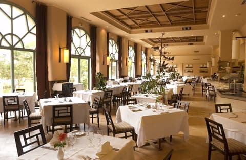 Alhambra Thalasso, Restaurant