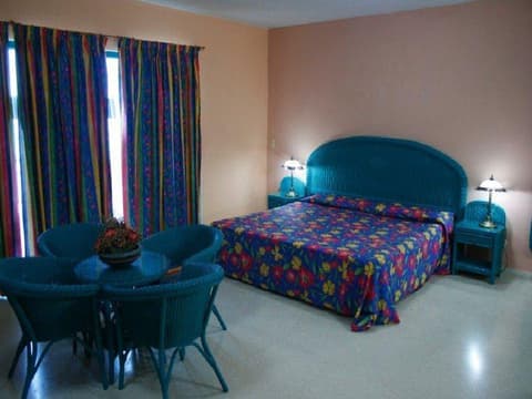 Islazul Los Delfines, Room