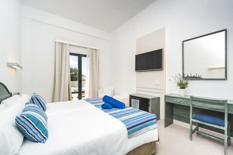 Globales Cala'n Blanes, Room