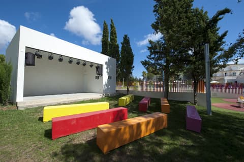 Castell dels Hams, Sports and Entertainment