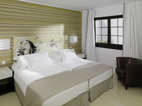 H10 White Suites Boutique Hotel - Adults Only, Room