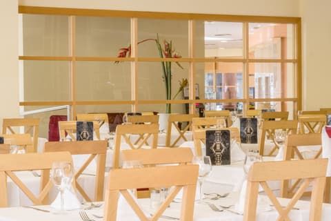 California Palace, Restaurant