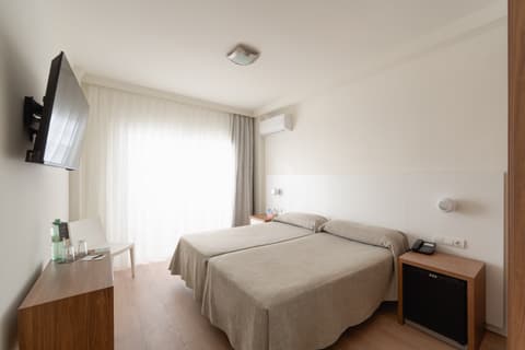 RH Riviera-Only Adults, Room