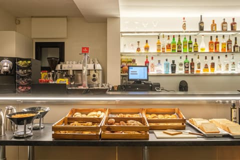 Hotel Caribou, Lobby