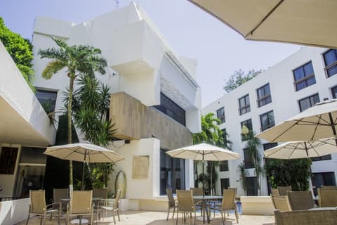 Capital Plaza, Terrace