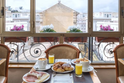 Tritone, General view