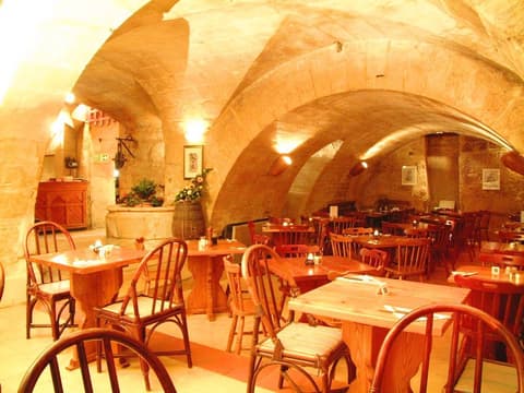 Castille, Restaurant