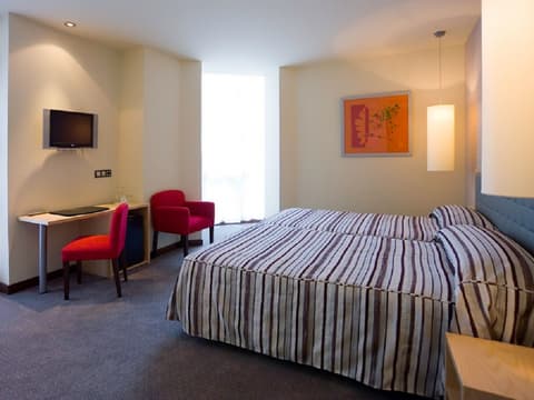 Abba Santander, Room