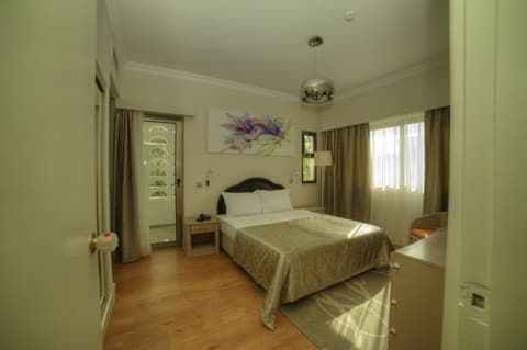 Jasmine Court Hotel & Casino, Room
