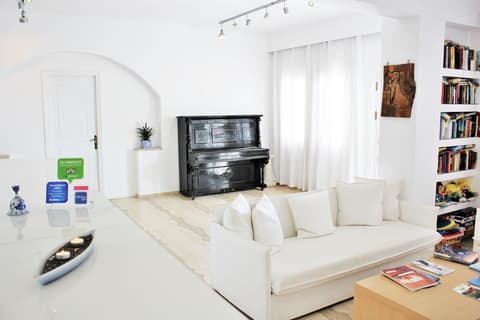 Poseidon Beach Hotel, Lobby