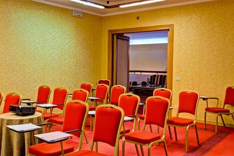 Mondial, Conferences