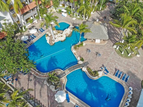 Luna Palace Hotel & Suites, Pool