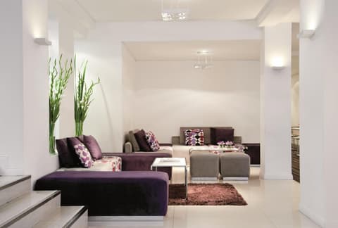 RH Rochester Concept, Lobby