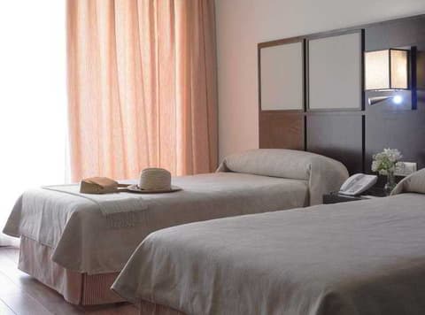 Isla de la Garena, Room