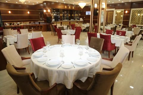 Atlas Hotel Baku, Restaurant