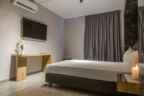 Ruby Rooms Athens, Room