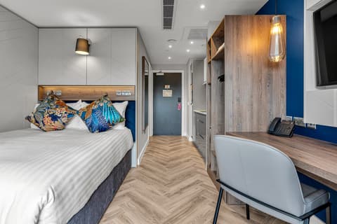 Roomzzz Edinburgh, Room