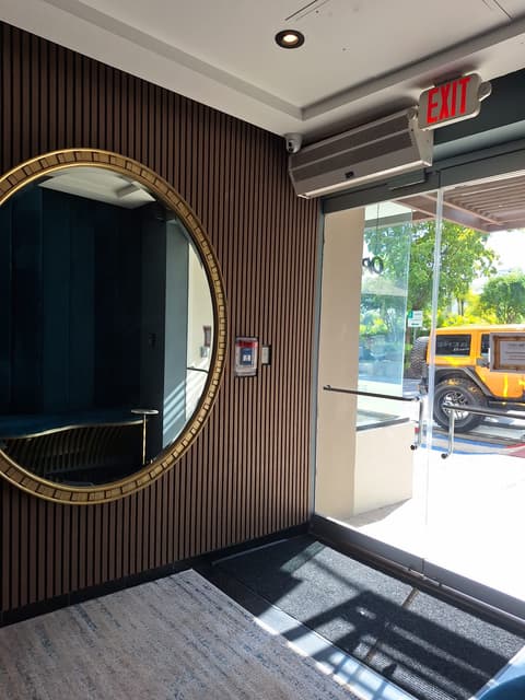 MetroArt Hotel, Lobby