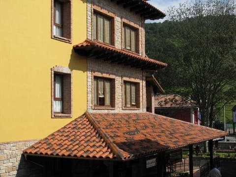 Maria Manuela, General view