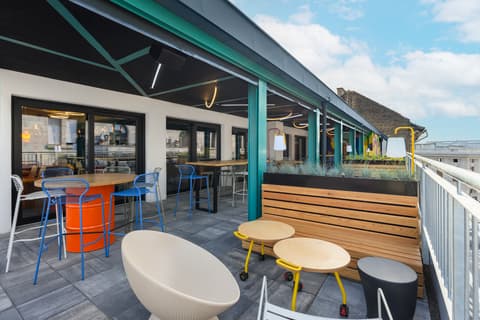 JO&JOE Budapest, Bar