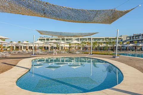 Blue Lagoon Queen, Pool