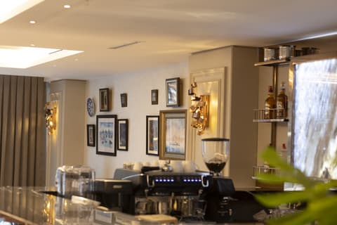 Grand Hilarium Hotel, Lobby