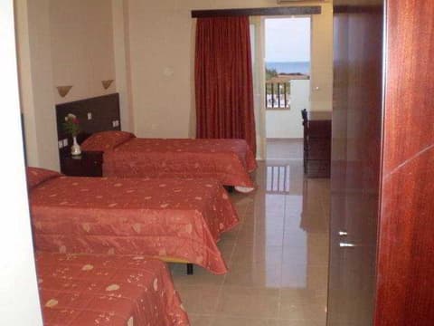 Evripides Village, Room