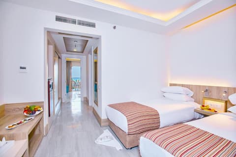 Hotel Titanic Beach Spa And Aqua Park, Room