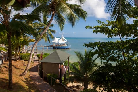 Coco de Mer Hotel and Black Parrot Suites, General view