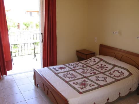 Pythos Studios & Appartments, Room