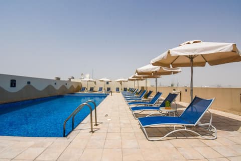Premier Inn Dubai Investments Park, Pool