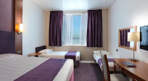 Premier Inn Dubai Investments Park, Room