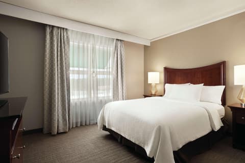 Embassy Suites Brunswick , Room
