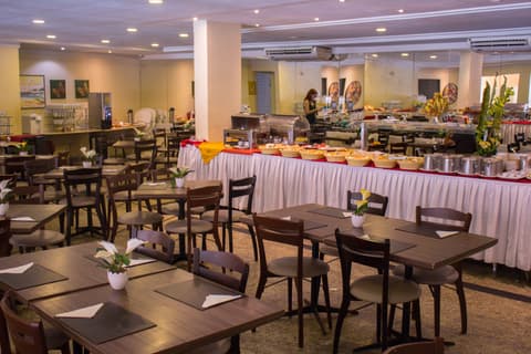 EL Aram Natal Mar, Restaurant