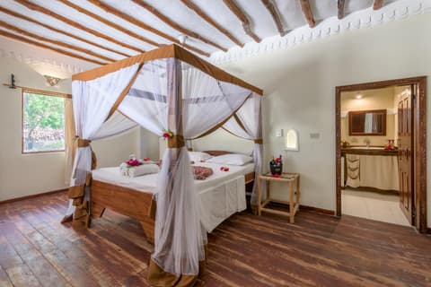 Hakuna Majiwe Beach Resort, General view