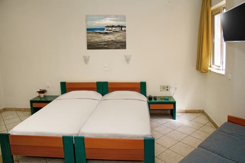 Papadakis Apartments, Room