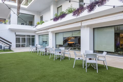 Gran Cervantes by Blue Sea, Bar