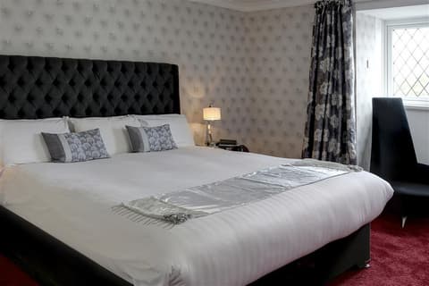 Barons Court Hotel, Room