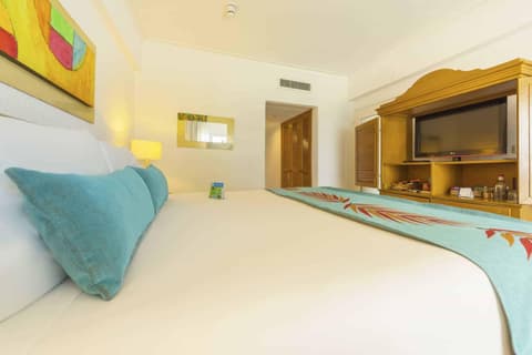 Almirante Cartagena, Room